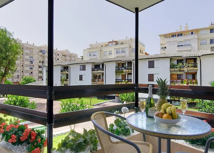 Beautiful, Very High Quality 2 Bed Apartment