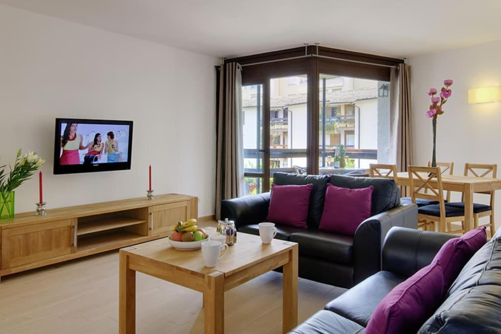 Beautiful, Very High Quality 2 Bed *
